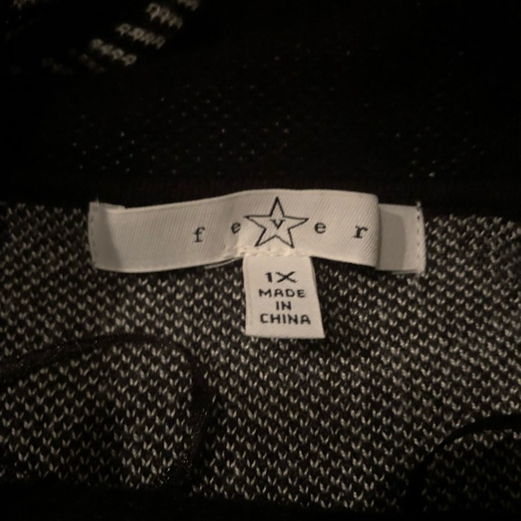 Plaid black and white poncho - Picture 2 of 2